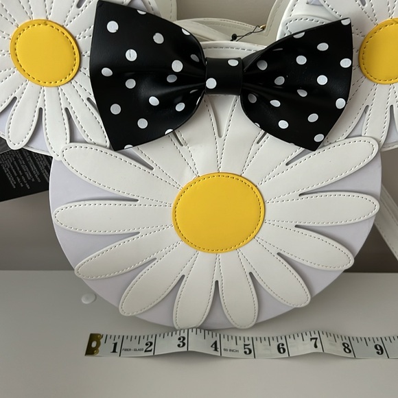 NWT Minnie Mouse Daisy Floral Crossbody Bag Purse Loungefly Disney - Picture 2 of 12